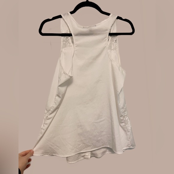 U2B White Lace Sheer Tank Top - Picture 2 of 4